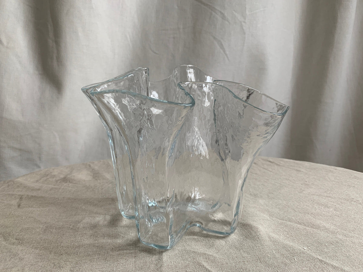MUURLA Finland Wavy Handkerchief Glass Vase