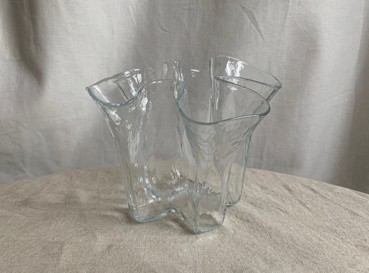 MUURLA Finland Wavy Handkerchief Glass Vase